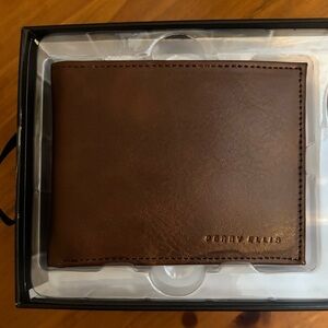 Perry Ellis Leather Wallet & Keychain Tools